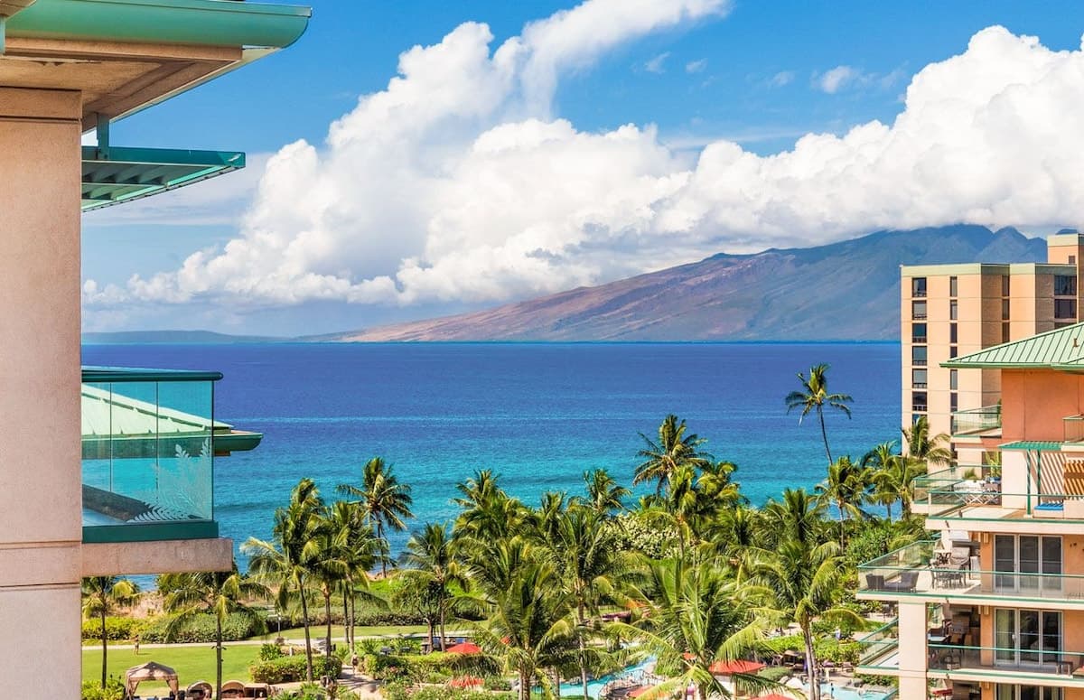 Condo in Lahaina · ★4.64 · 1 bedroom · 2 beds · 1 bath - Photo 1