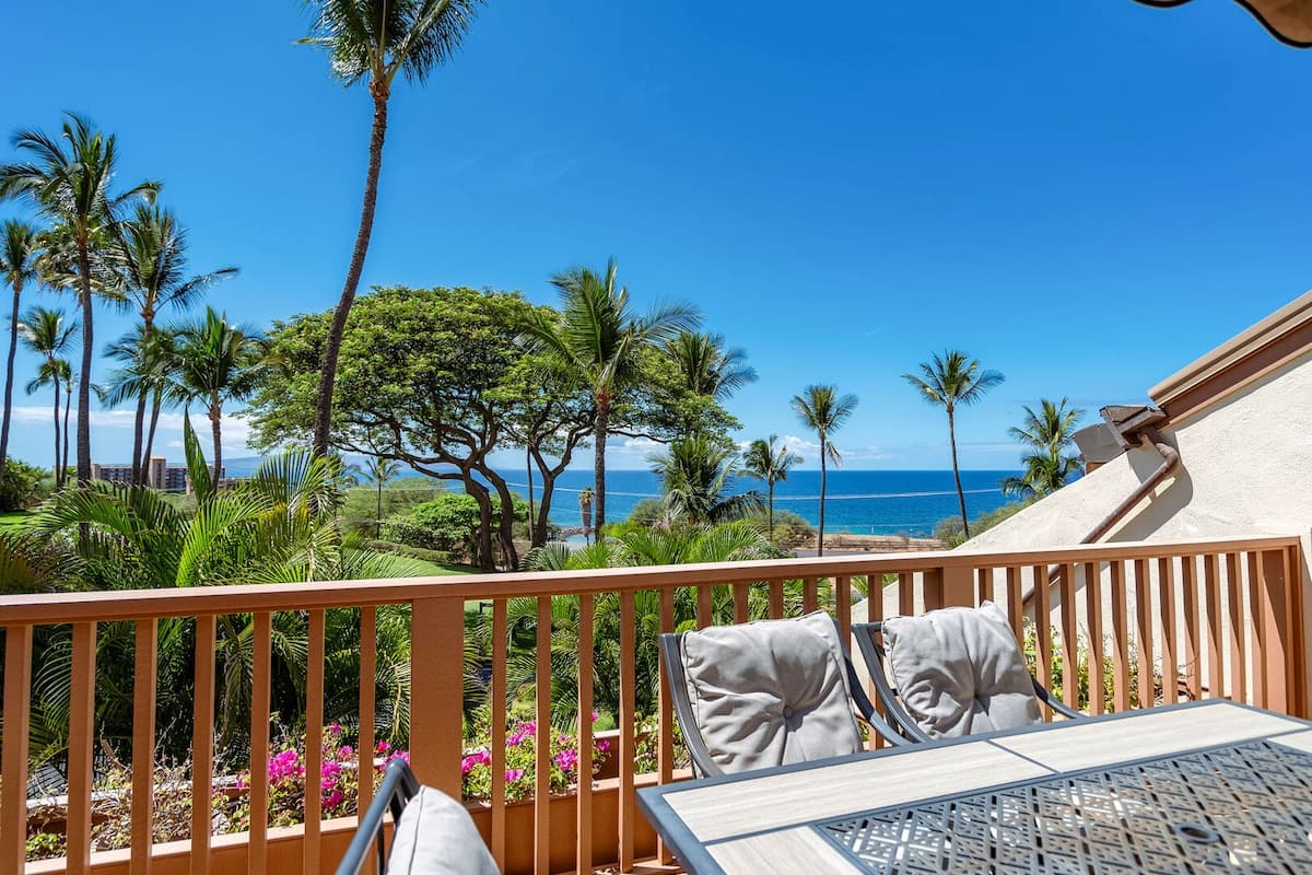 Condo in Kihei · ★4.84 · 2 bedrooms · 3 beds · 2 private baths - Photo 1
