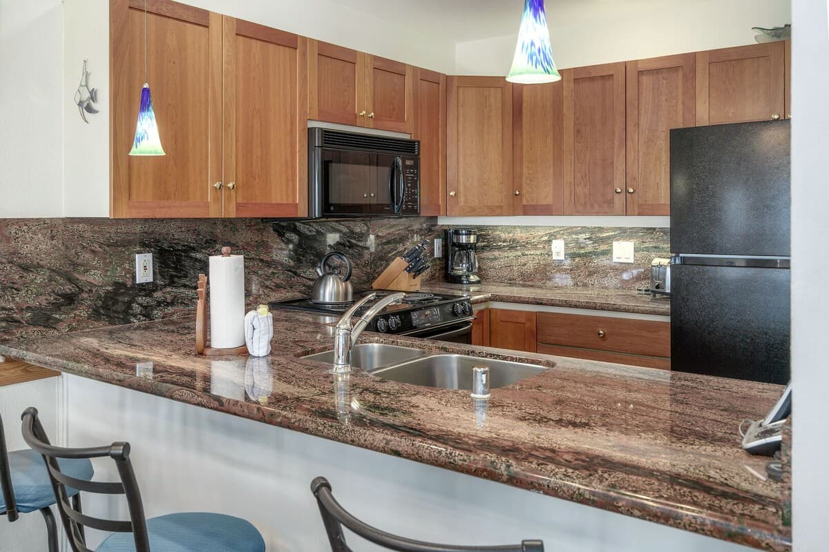 Condo in Kihei · ★4.84 · 2 bedrooms · 3 beds · 2 private baths - Photo 3