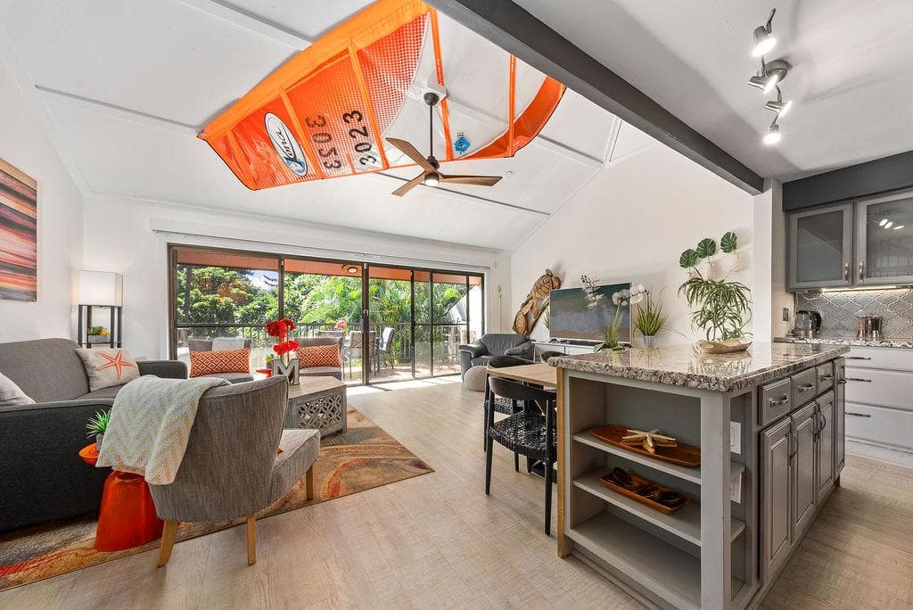 Condo in Kihei · ★4.95 · 2 bedrooms · 2 beds · 2 private baths - Photo 4