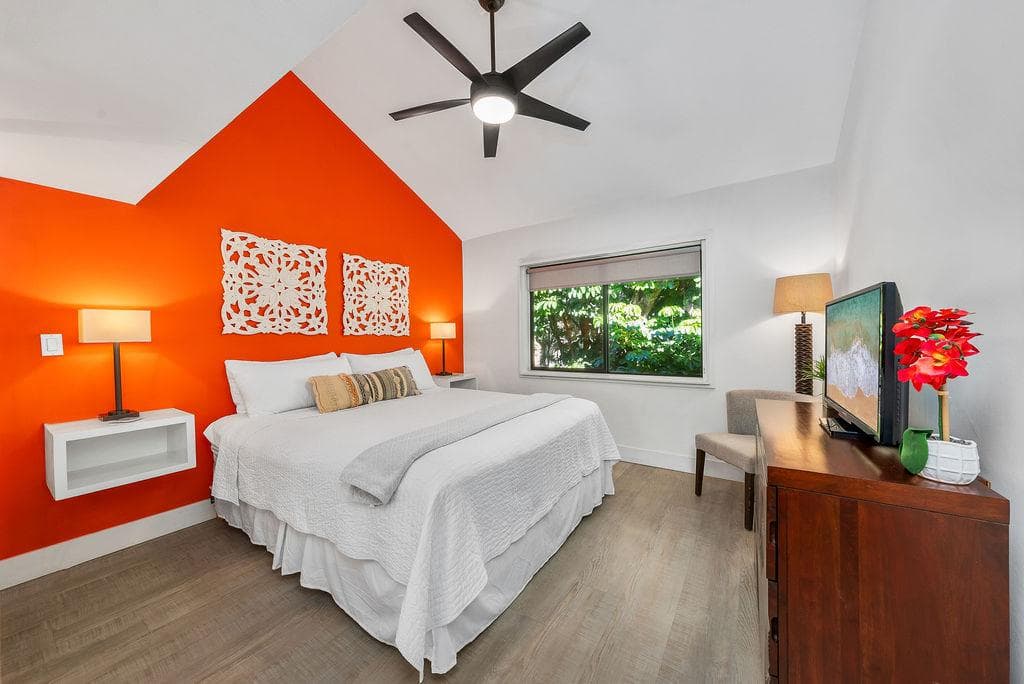 Condo in Kihei · ★4.95 · 2 bedrooms · 2 beds · 2 private baths - Photo 5