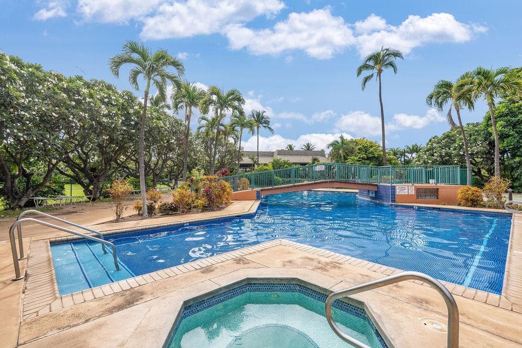 Condo in Kihei · ★4.95 · 2 bedrooms · 2 beds · 2 private baths - Photo 2