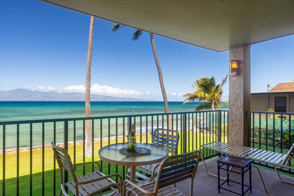 Condo in Lahaina · ★4.89 · 1 bedroom · 1 bed · 1 private bath - Photo 3