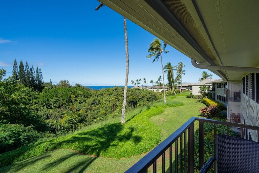Condo in Princeville · ★4.93 · 2 bedrooms · 2 beds · 2 private baths - Photo 2