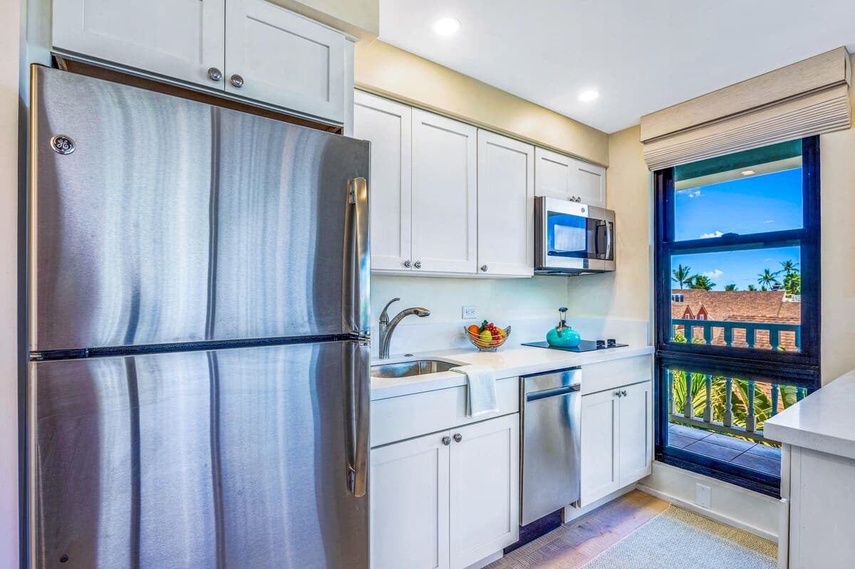 Townhouse in Lahaina · ★4.9 · 1 bedroom · 1 bed · 1 private bath - Photo 4