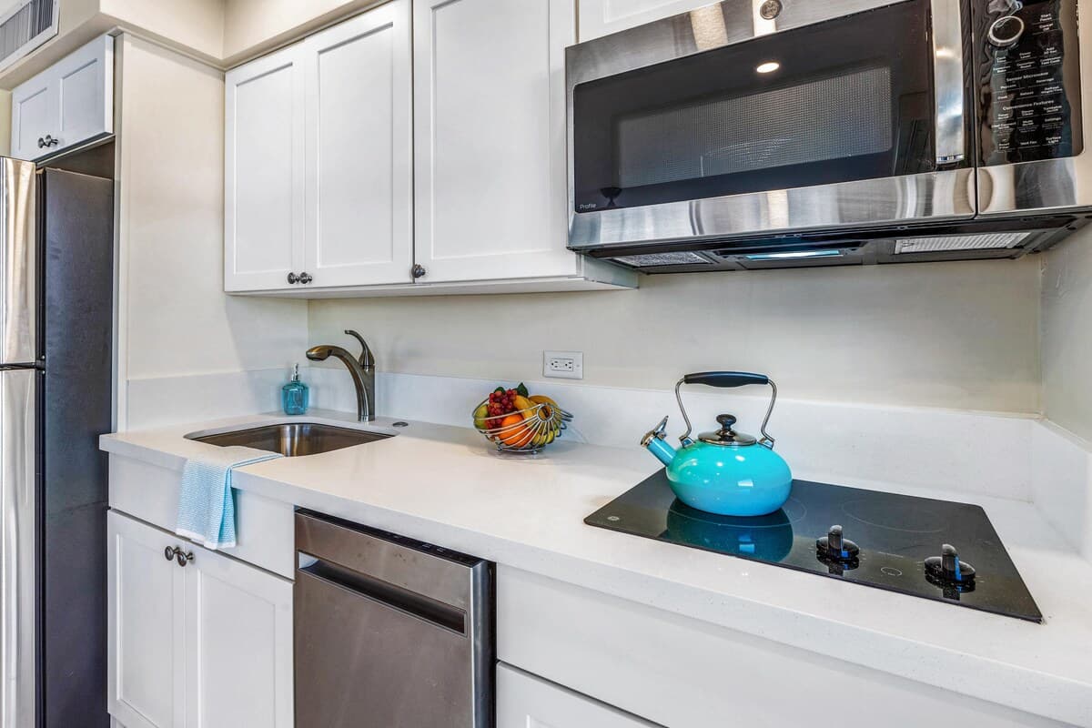 Townhouse in Lahaina · ★4.9 · 1 bedroom · 1 bed · 1 private bath - Photo 5