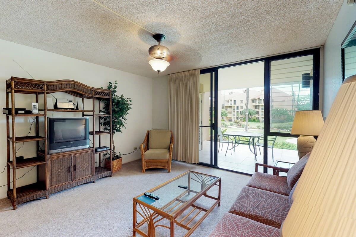 Condo in Kihei · ★4.25 · 1 bedroom · 2 beds · 2 shared baths - Photo 4