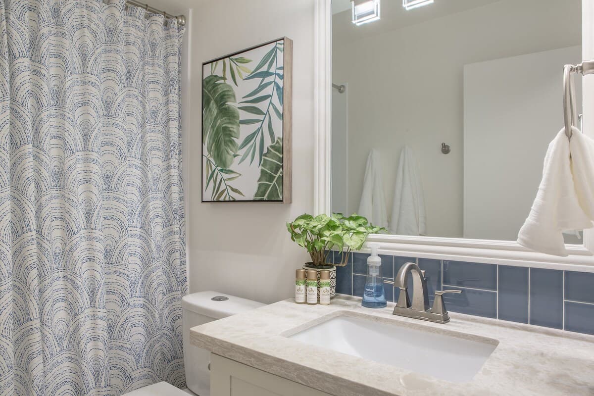 Condo in Honolulu · ★4.8 · Studio · 1 bed · 1 private bath - Photo 5