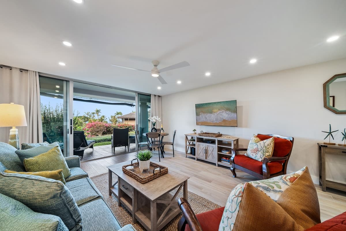 Condo in Lahaina · ★4.57 · 1 bedroom · 3 beds · 2 private baths - Photo 4