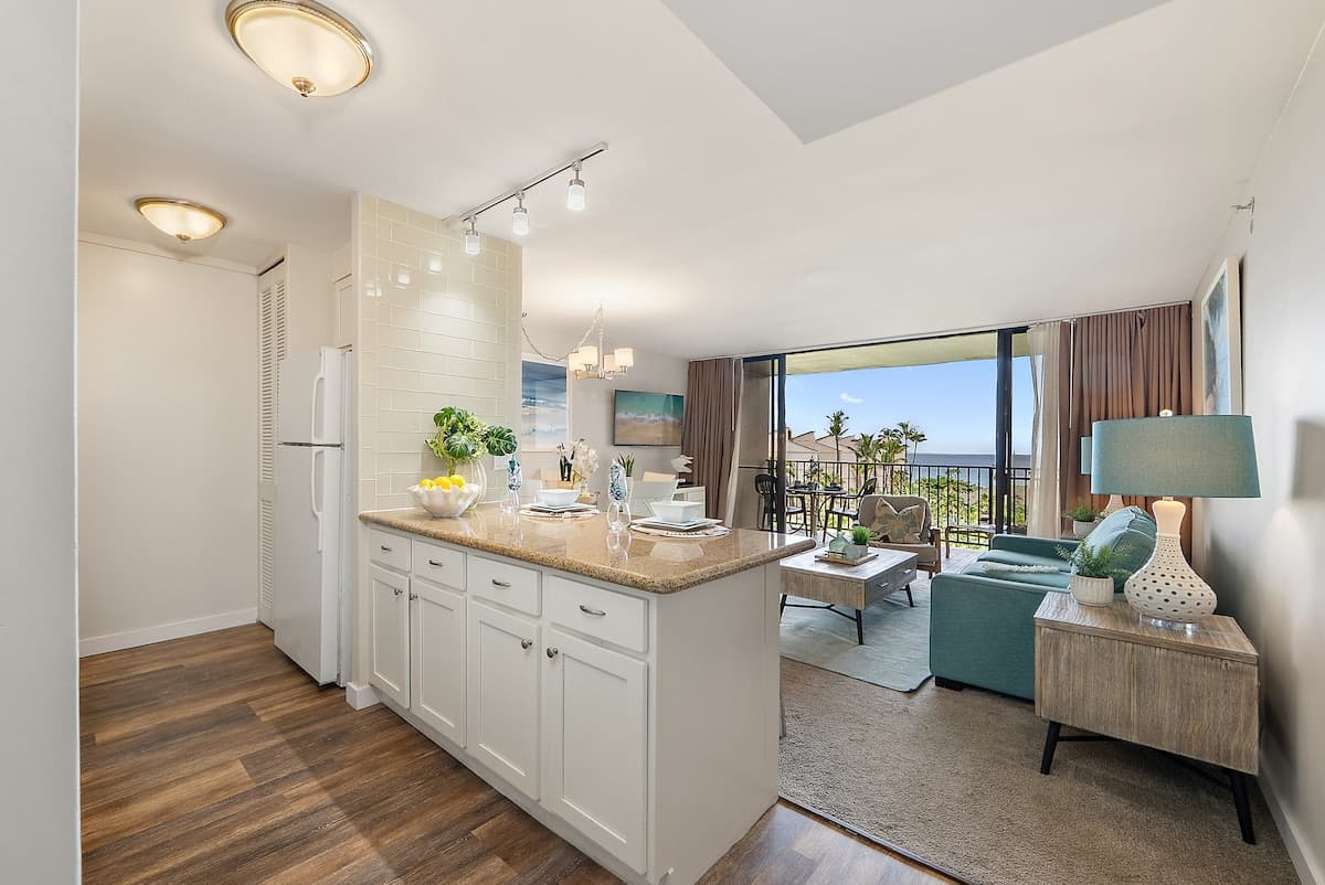 Condo in Lahaina · ★4.8 · 2 bedrooms · 4 beds · 2 baths - Photo 5