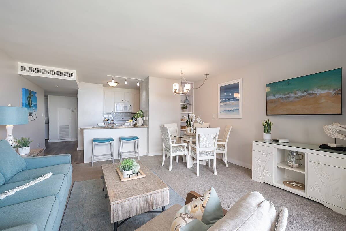 Condo in Lahaina · ★4.8 · 2 bedrooms · 4 beds · 2 baths - Photo 4