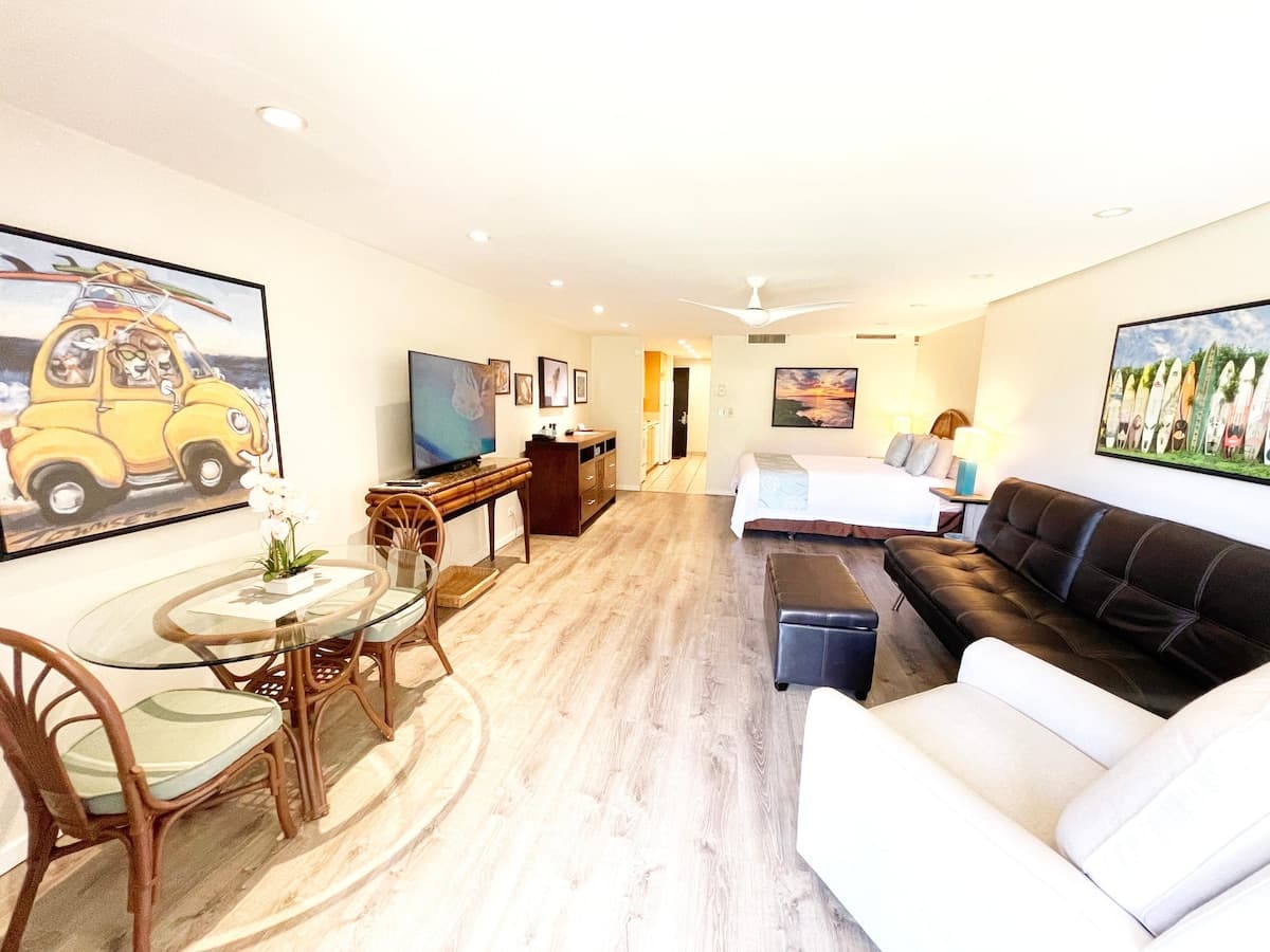 Home in Kaanapali · ★4.87 · Studio · 2 beds · 1 private bath - Photo 5