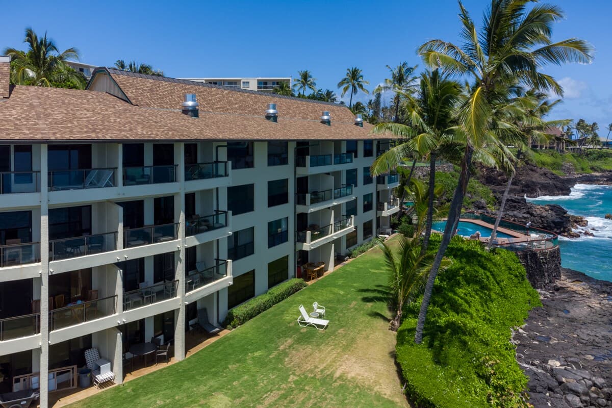 Oceanfront Condo | Watch Whales From Living Room - Photo 5