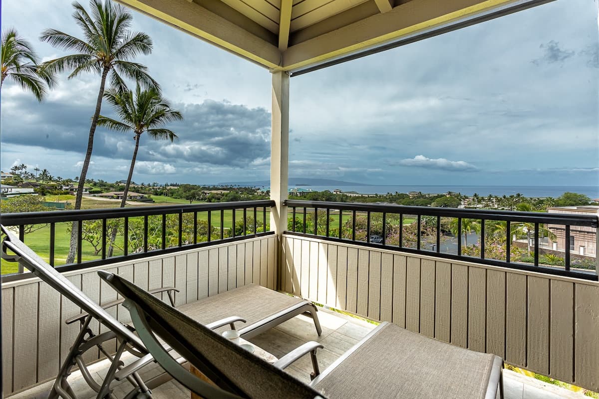 Condo in Kihei · ★4.91 · 1 bedroom · 2 beds · 2 baths - Photo 3