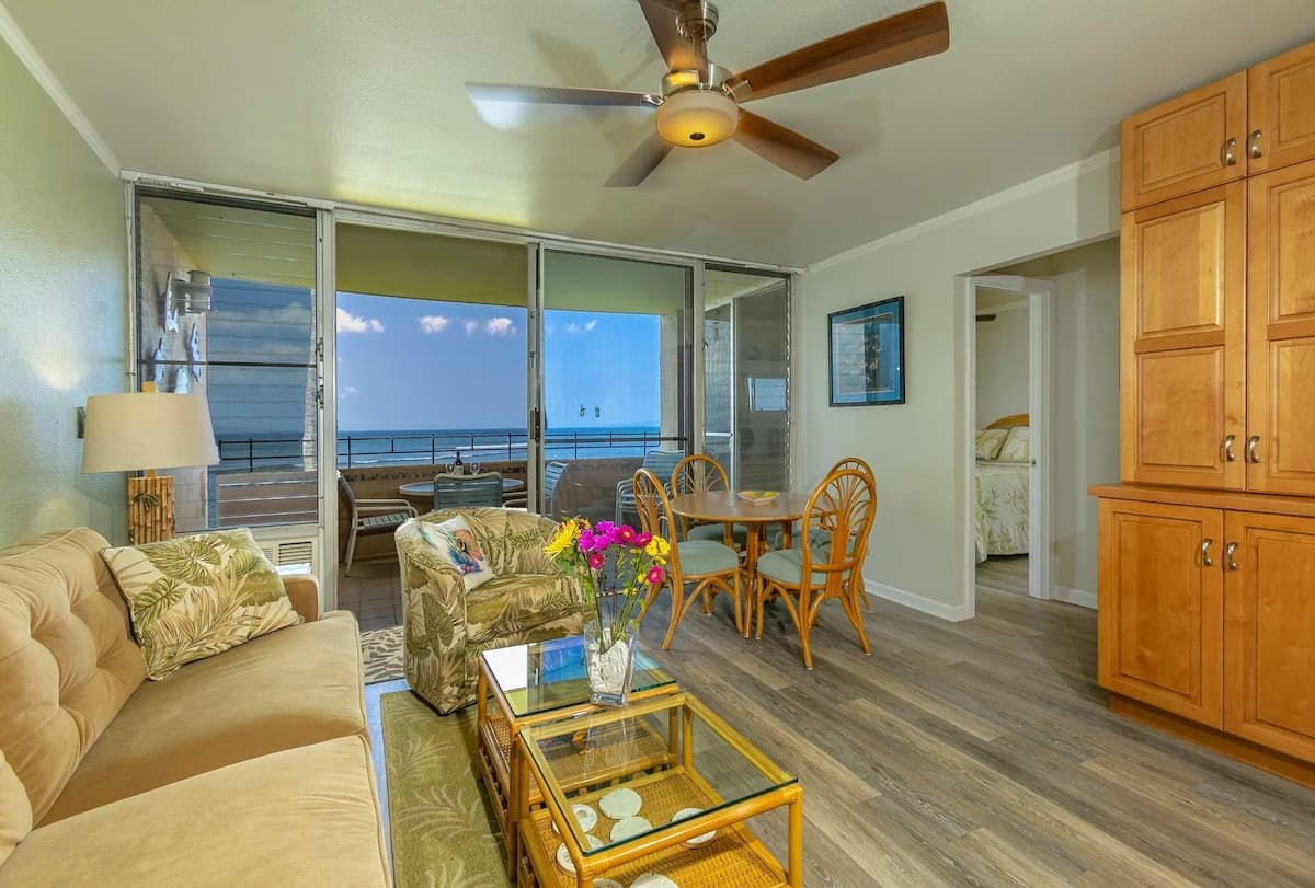 Condo in Maalaea · ★4.76 · 2 bedrooms · 2 beds · 2 private baths - Photo 5