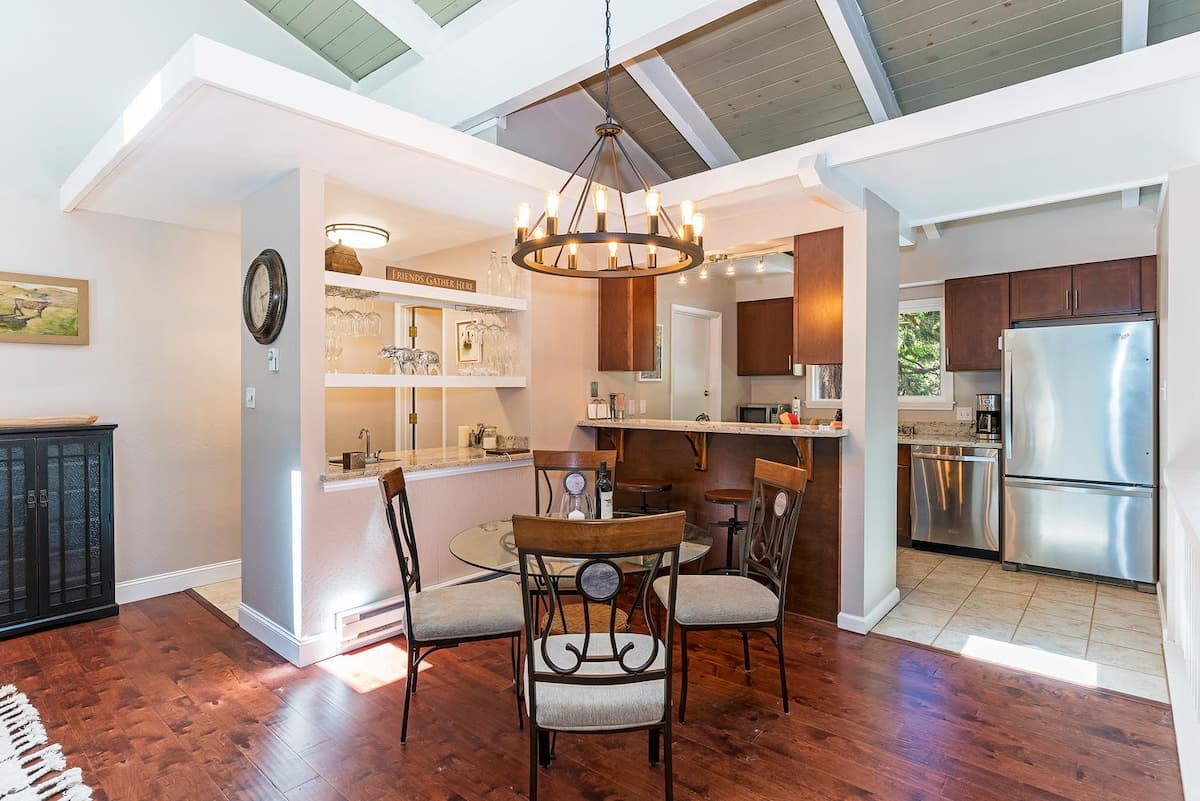Condo in Incline Village · ★4.53 · 3 bedrooms · 4 beds · 2.5 private baths - Photo 4
