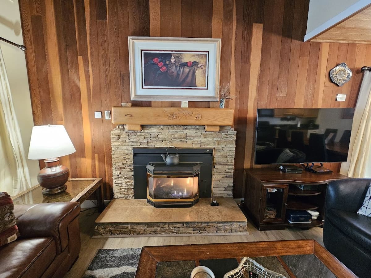 Condo in Incline Village · ★4.61 · 4 bedrooms · 7 beds · 2 private baths - Photo 5