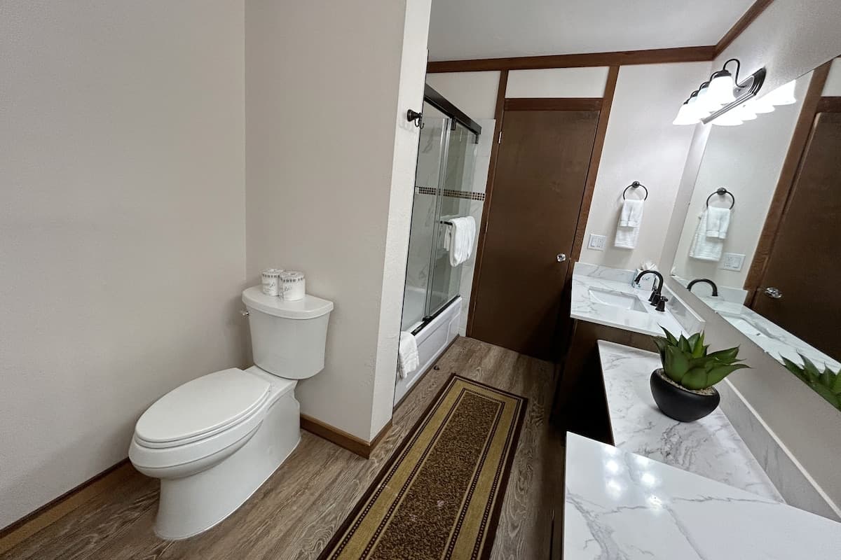 Condo in Incline Village · ★4.38 · 3 bedrooms · 4 beds · 2.5 private baths - Photo 5