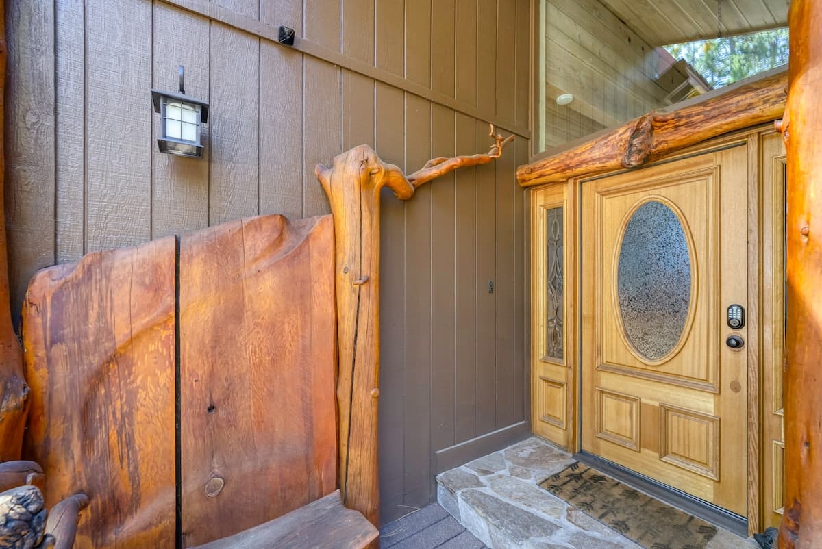 Heavenly Tree House Lake Views & Hot Tub - Photo 5