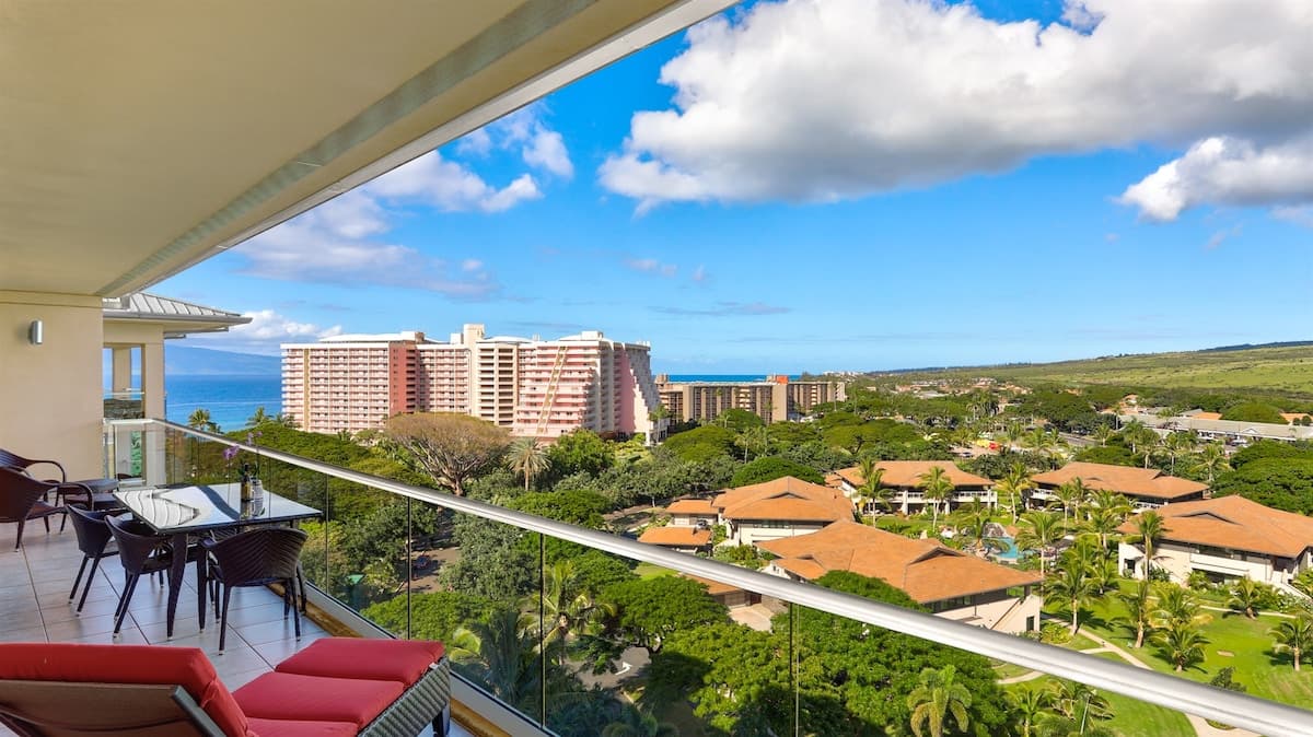 Condo in Lahaina · ★4.65 · 2 bedrooms · 3 beds · 2 baths - Photo 2