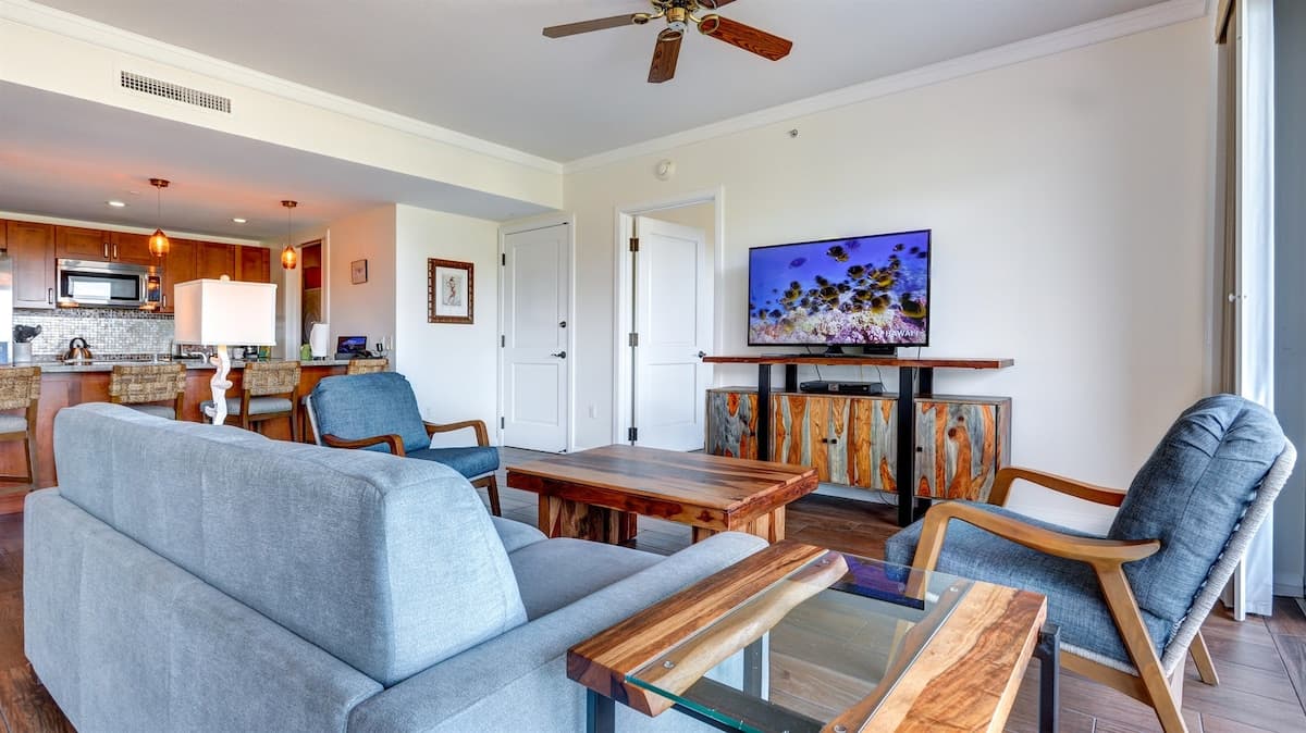 Condo in Lahaina · ★4.65 · 2 bedrooms · 3 beds · 2 baths - Photo 5