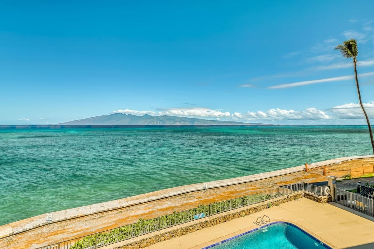Condo in Lahaina · ★4.59 · 1 bedroom · 1 bed · 1 shared bath - Photo 2