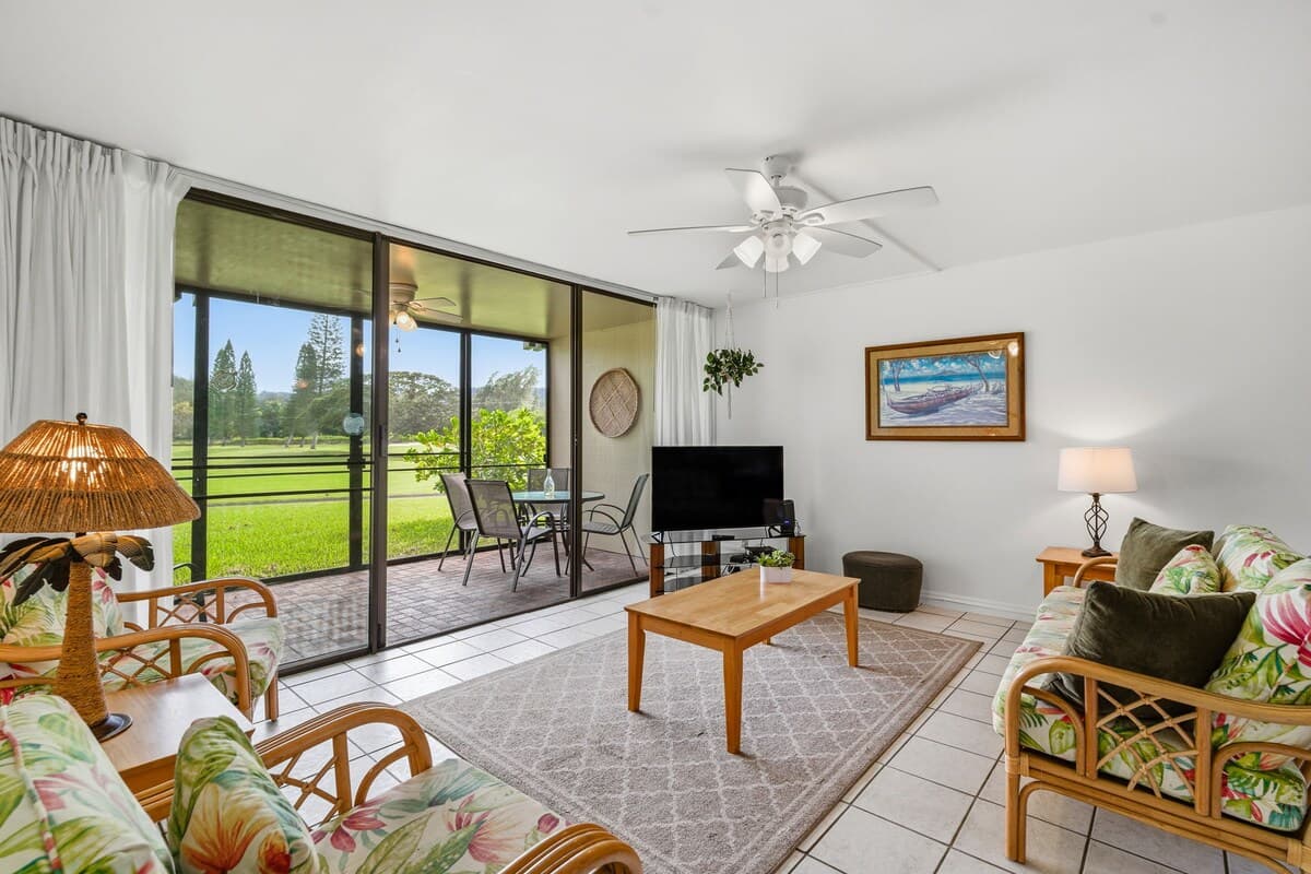 Condo in Kahuku · ★4.65 · 3 bedrooms · 4 beds · 2 shared baths - Photo 2