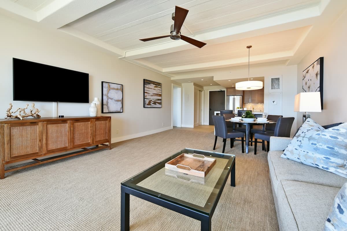 Condo in Lahaina · ★4.79 · 1 bedroom · 2 beds · 1 bath - Photo 4