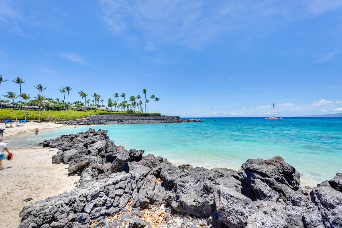 Condo in Waimea · ★4.96 · 3 bedrooms · 4 beds · 2 baths - Photo 2