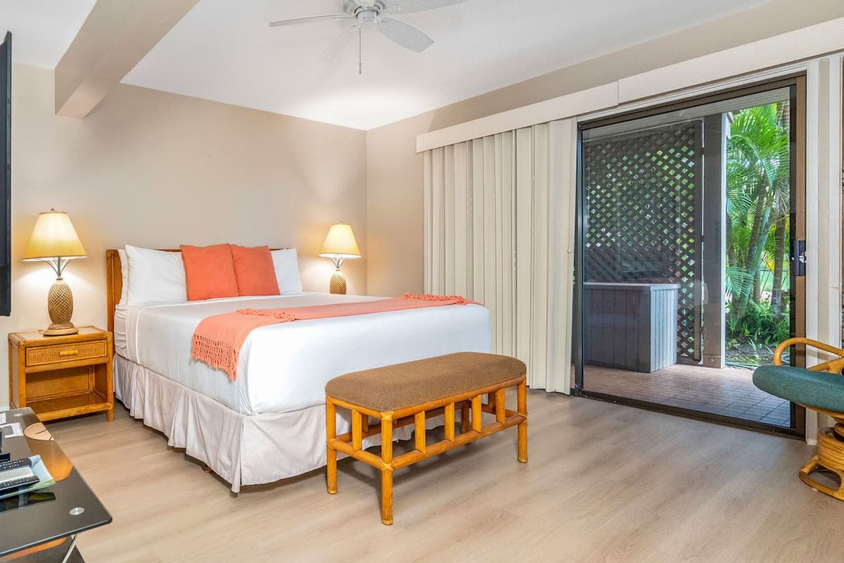 Condo in Wailea · ★4.64 · 2 bedrooms · 3 beds · 2.5 baths - Photo 4