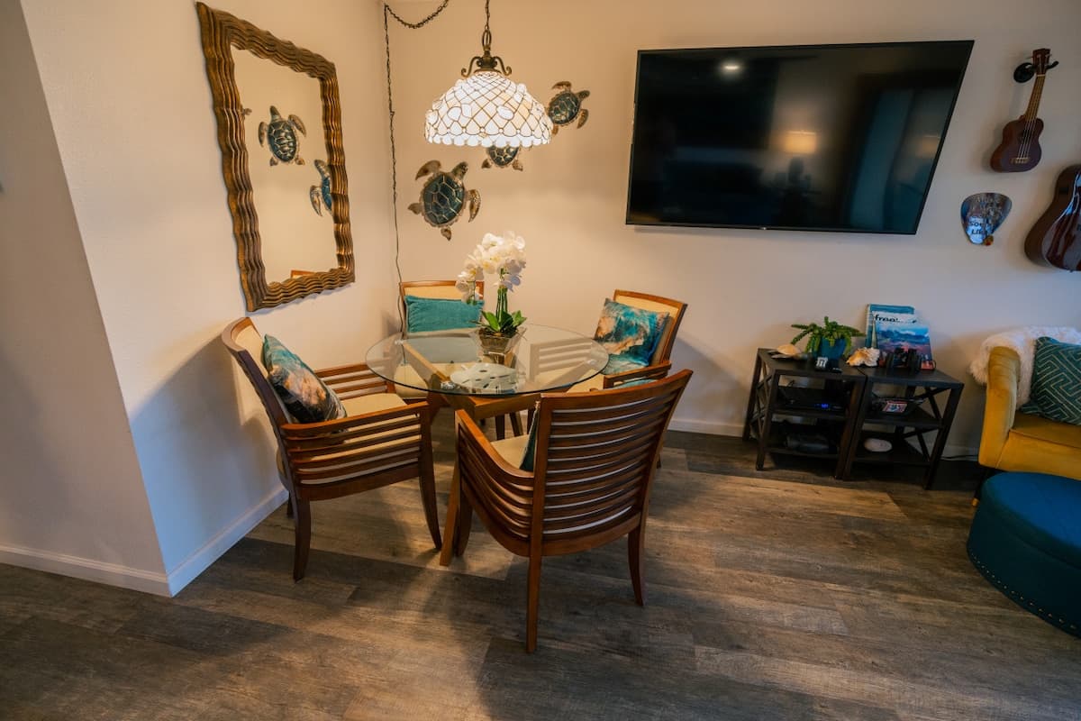 Condo in Kihei · ★4.91 · 1 bedroom · 2 beds · 2 private baths - Photo 5