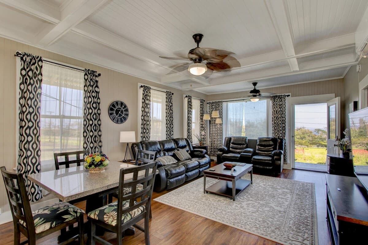 Home in Pepeekeo · ★4.45 · 2 bedrooms · 2 beds · 1.5 baths - Photo 3