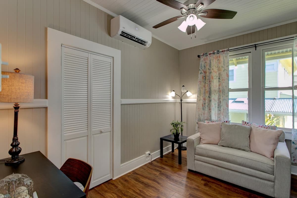 Home in Pepeekeo · ★4.45 · 2 bedrooms · 2 beds · 1.5 baths - Photo 5