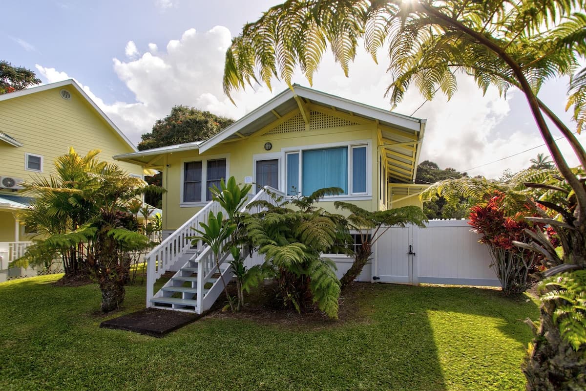 Home in Pepeekeo · ★4.45 · 2 bedrooms · 2 beds · 1.5 baths - Photo 1