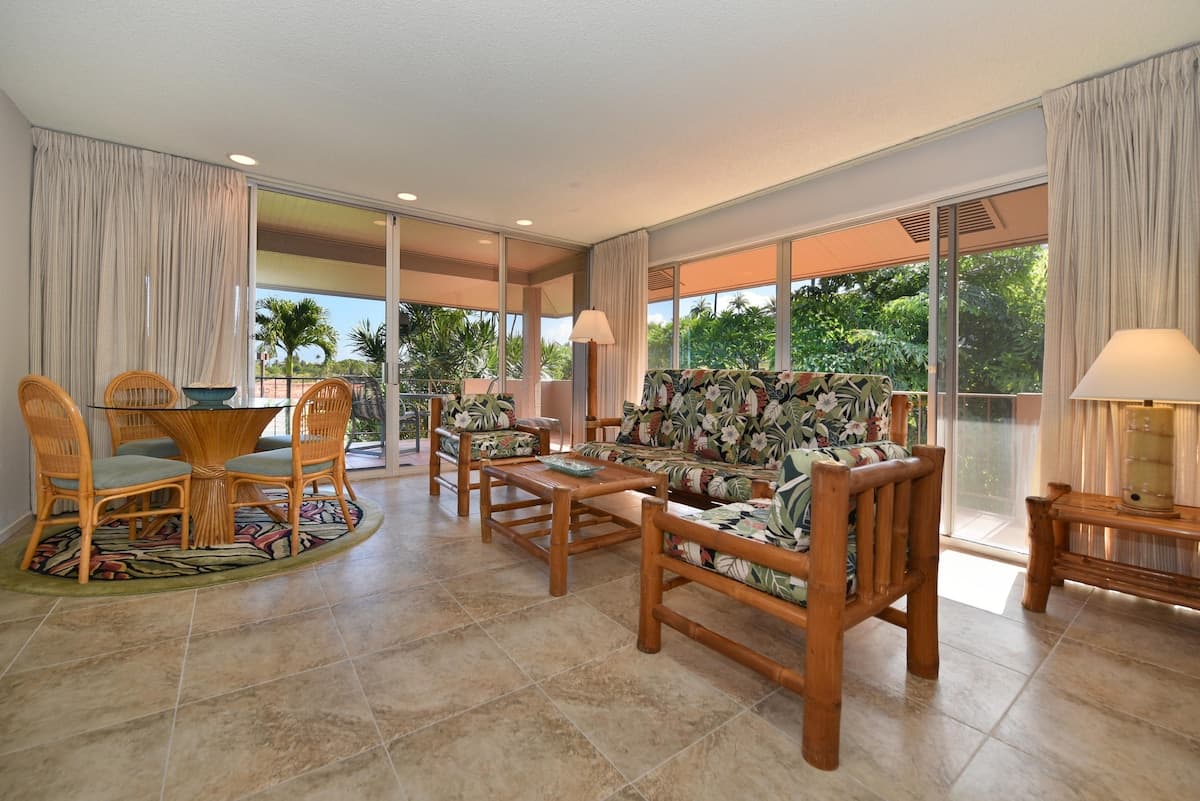 Top Floor, Corner Unit, Pool View, Kaanapali Beach - Photo 2