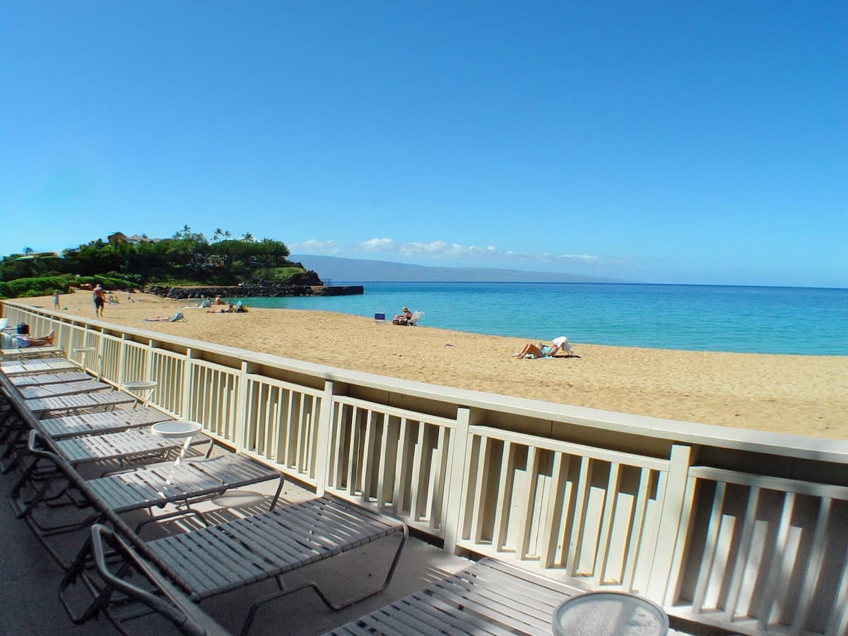 Condo in Kaanapali · ★4.94 · Studio · 1 bed · 1 bath - Photo 5