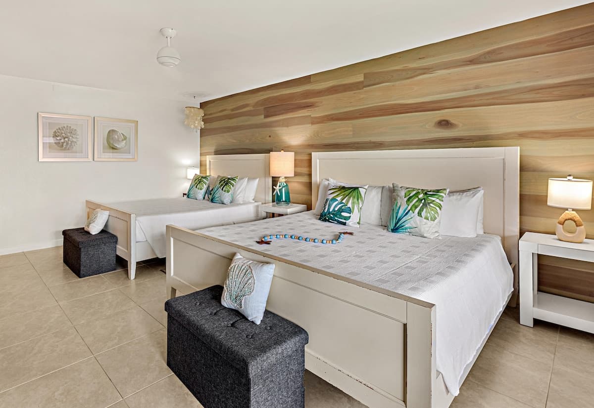 Condo in Kaanapali · ★4.8 · 1 bedroom · 2 beds · 1 bath - Photo 1