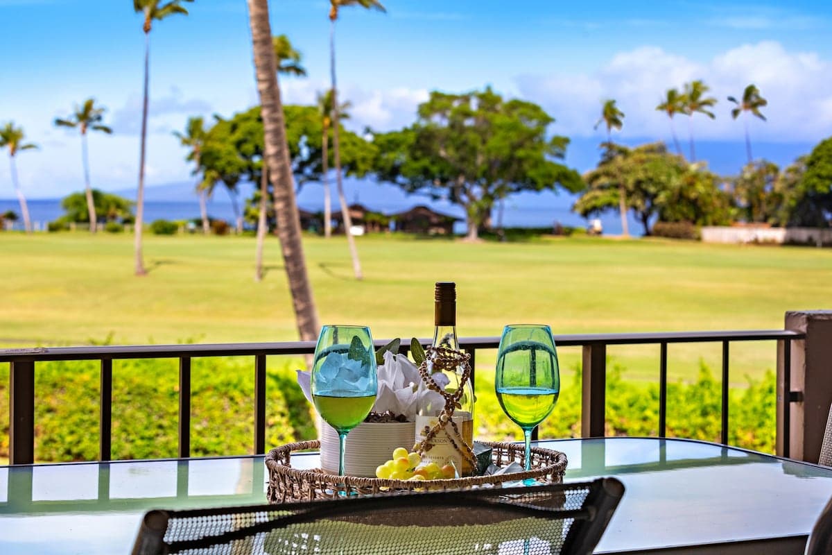 Condo in Kaanapali · ★4.8 · 1 bedroom · 2 beds · 1 bath - Photo 5