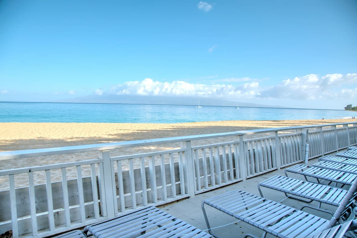 Condo in Kaanapali · ★4.84 · 1 bedroom · 2 beds · 1 bath - Photo 3
