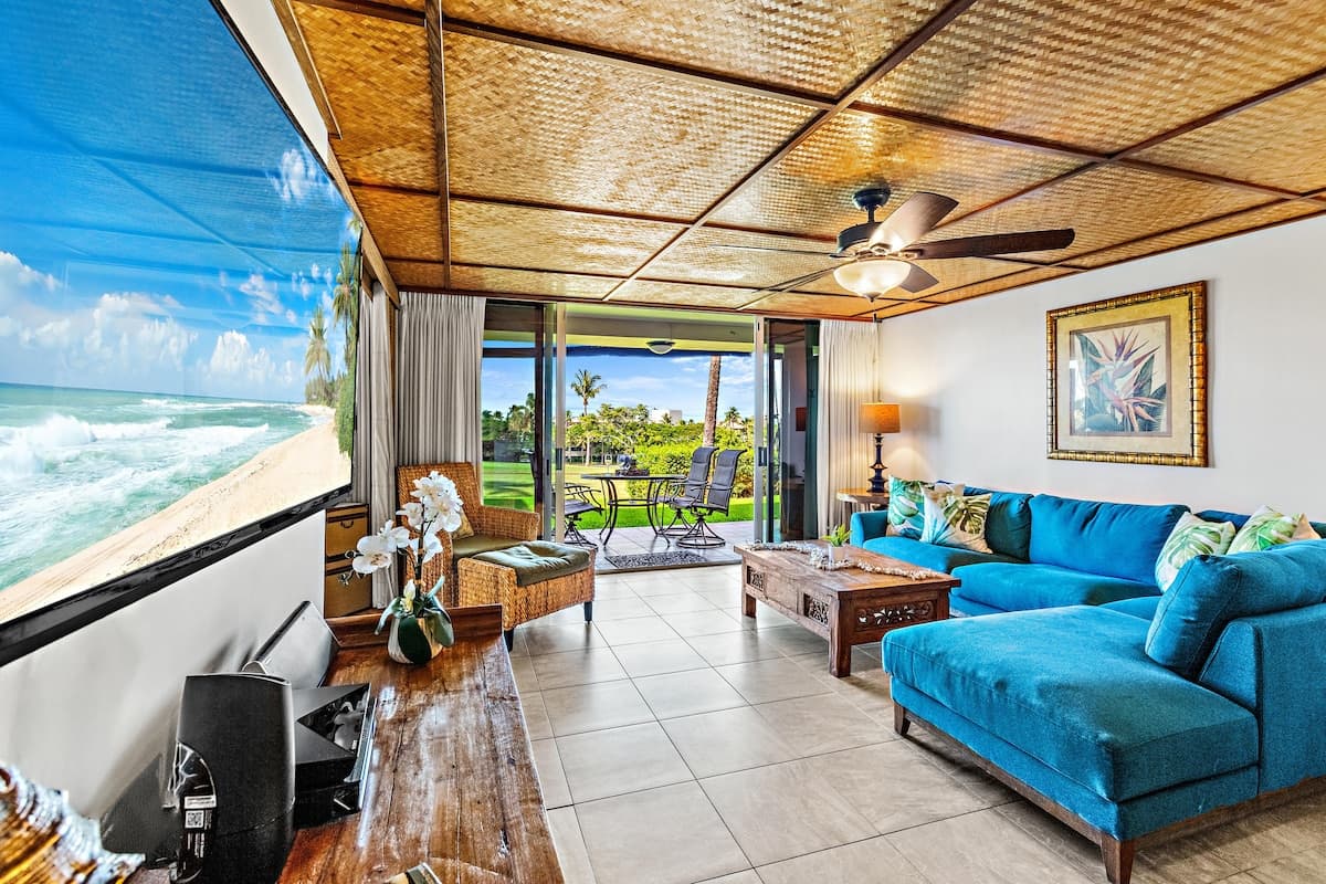 Condo in Kaanapali · ★4.69 · 1 bedroom · 2 beds · 1 bath - Photo 1