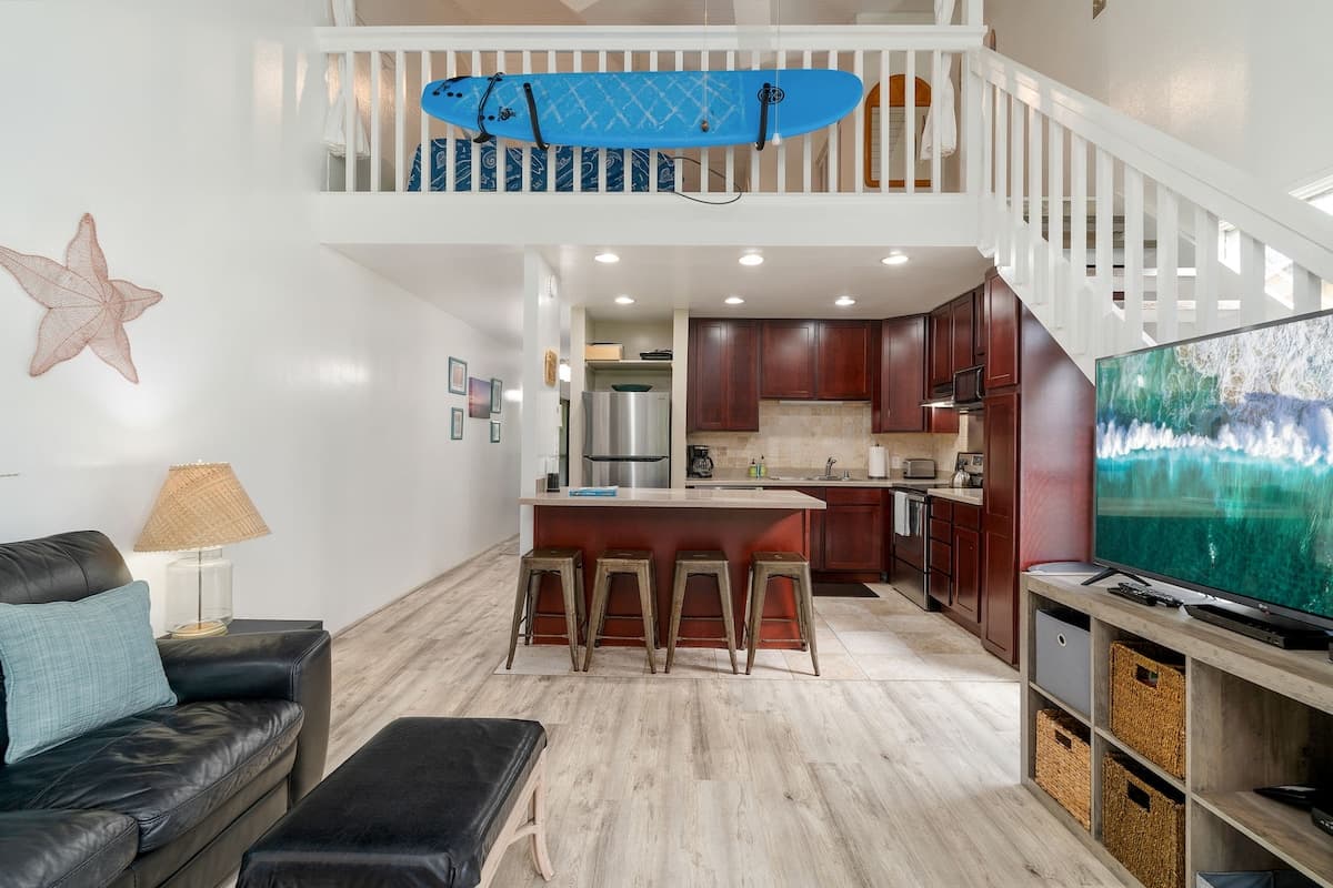 Condo in Kahuku · ★4.68 · 2 bedrooms · 3 beds · 2 shared baths - Photo 1