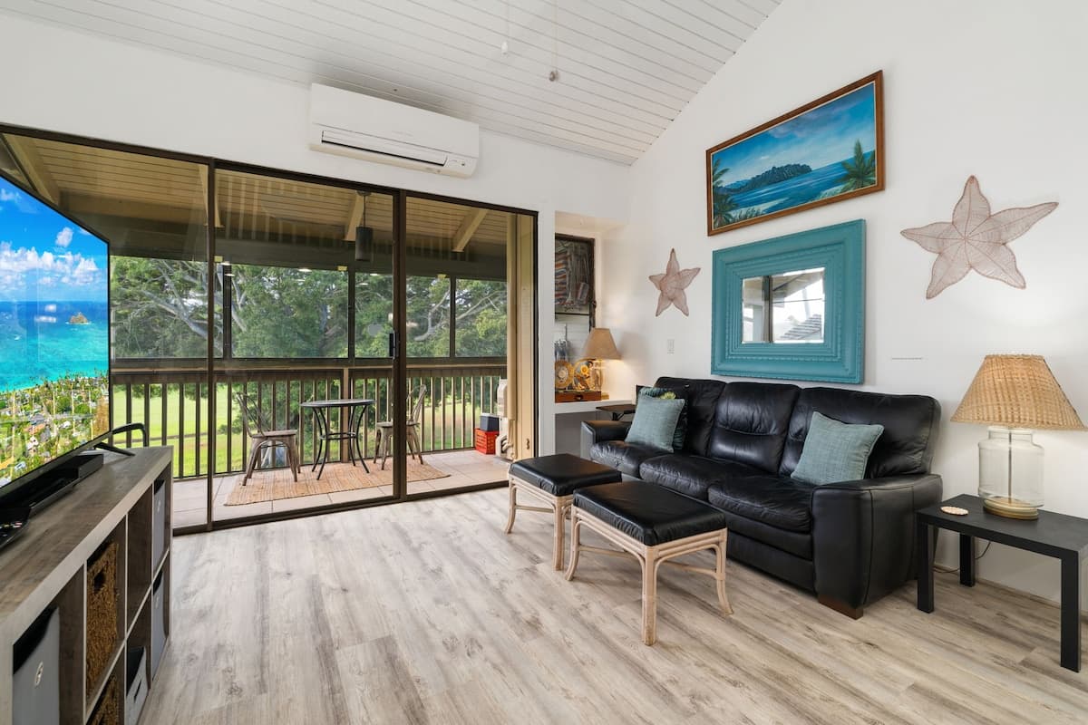Condo in Kahuku · ★4.68 · 2 bedrooms · 3 beds · 2 shared baths - Photo 2