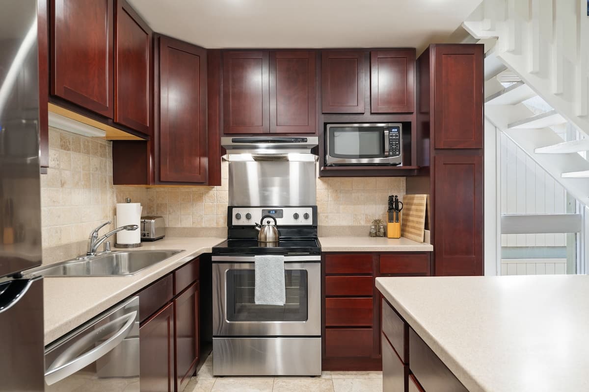Condo in Kahuku · ★4.68 · 2 bedrooms · 3 beds · 2 shared baths - Photo 5