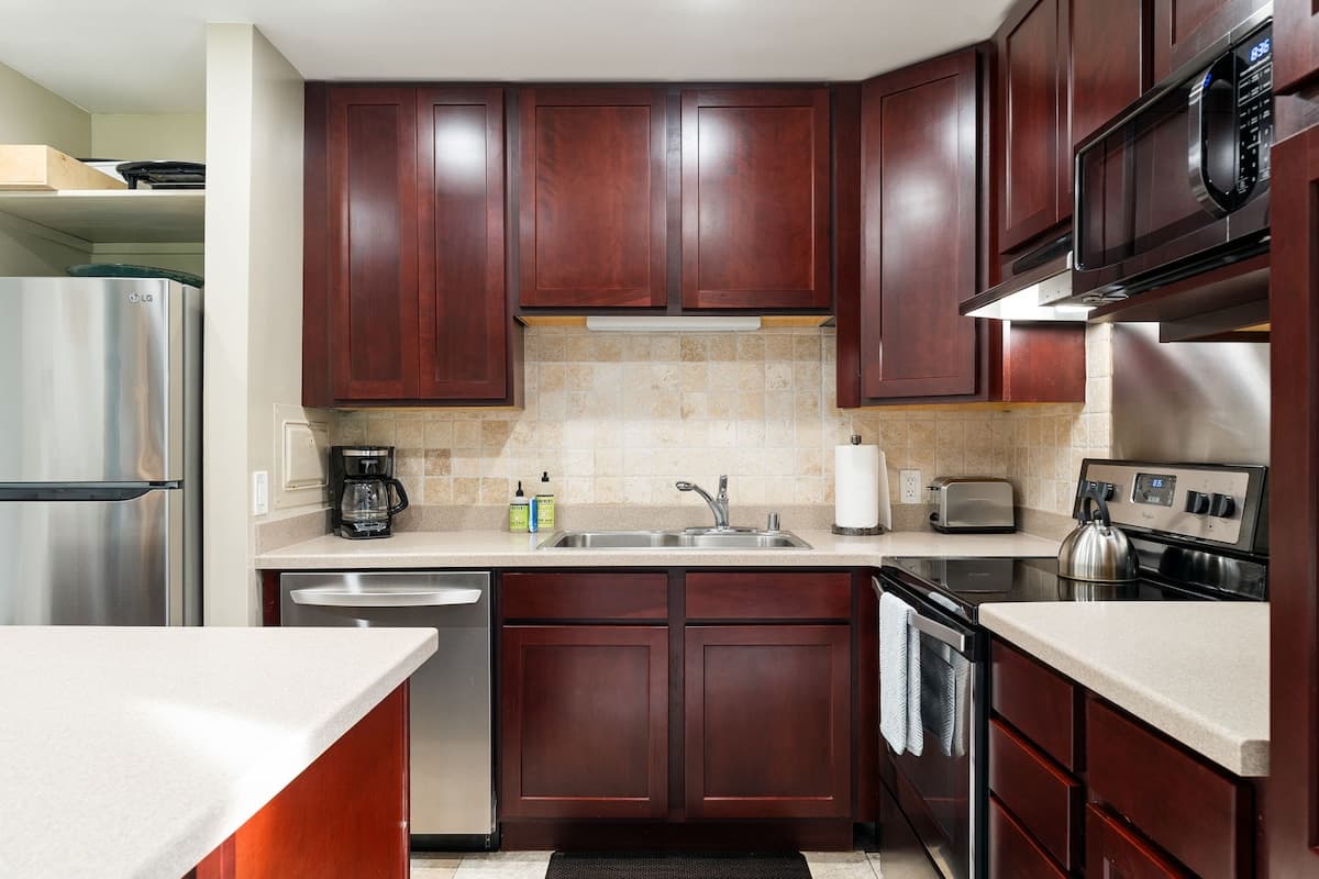 Condo in Kahuku · ★4.68 · 2 bedrooms · 3 beds · 2 shared baths - Photo 4