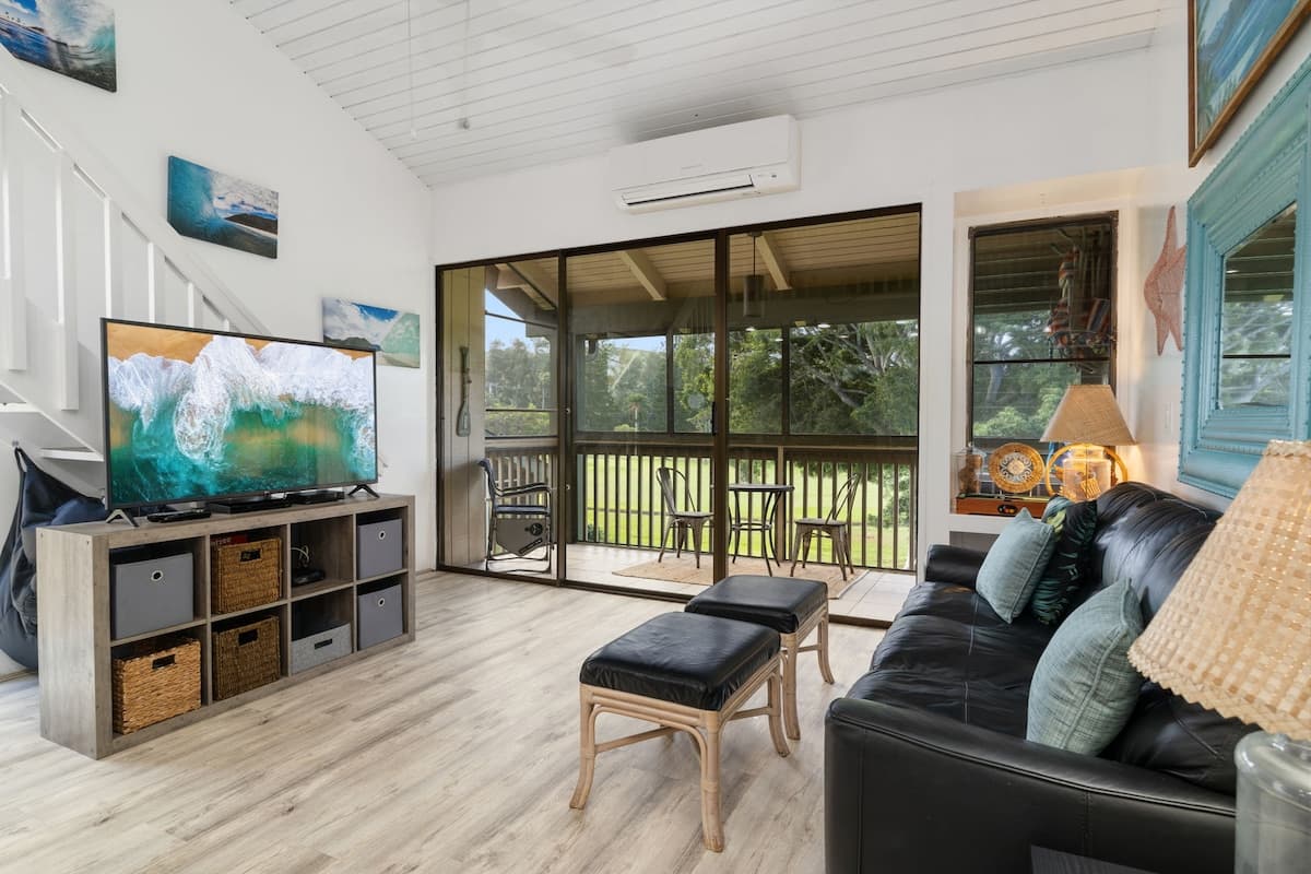 Condo in Kahuku · ★4.68 · 2 bedrooms · 3 beds · 2 shared baths - Photo 3