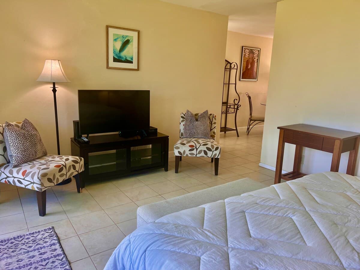 Condo in Kahuku · ★4.71 · 1 bedroom · 2 beds · 1 shared bath - Photo 3