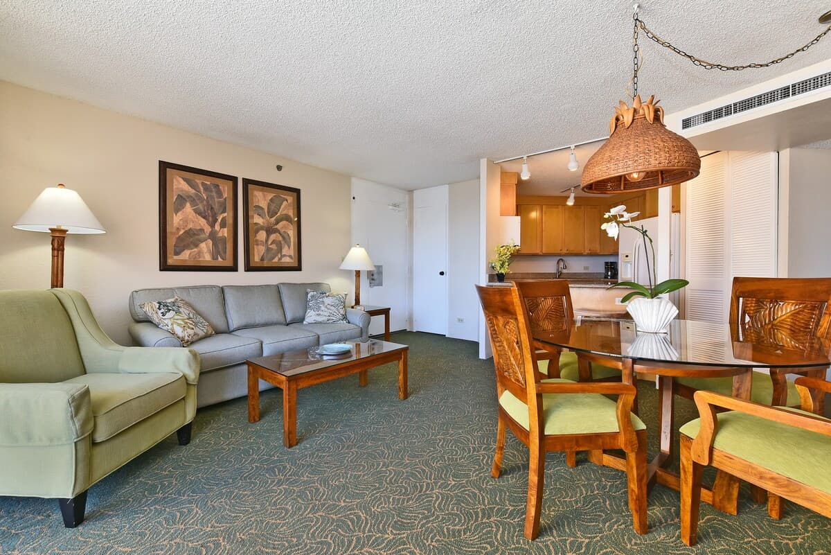 Condo in Lahaina · ★4.74 · 2 bedrooms · 4 beds · 2 baths - Photo 5