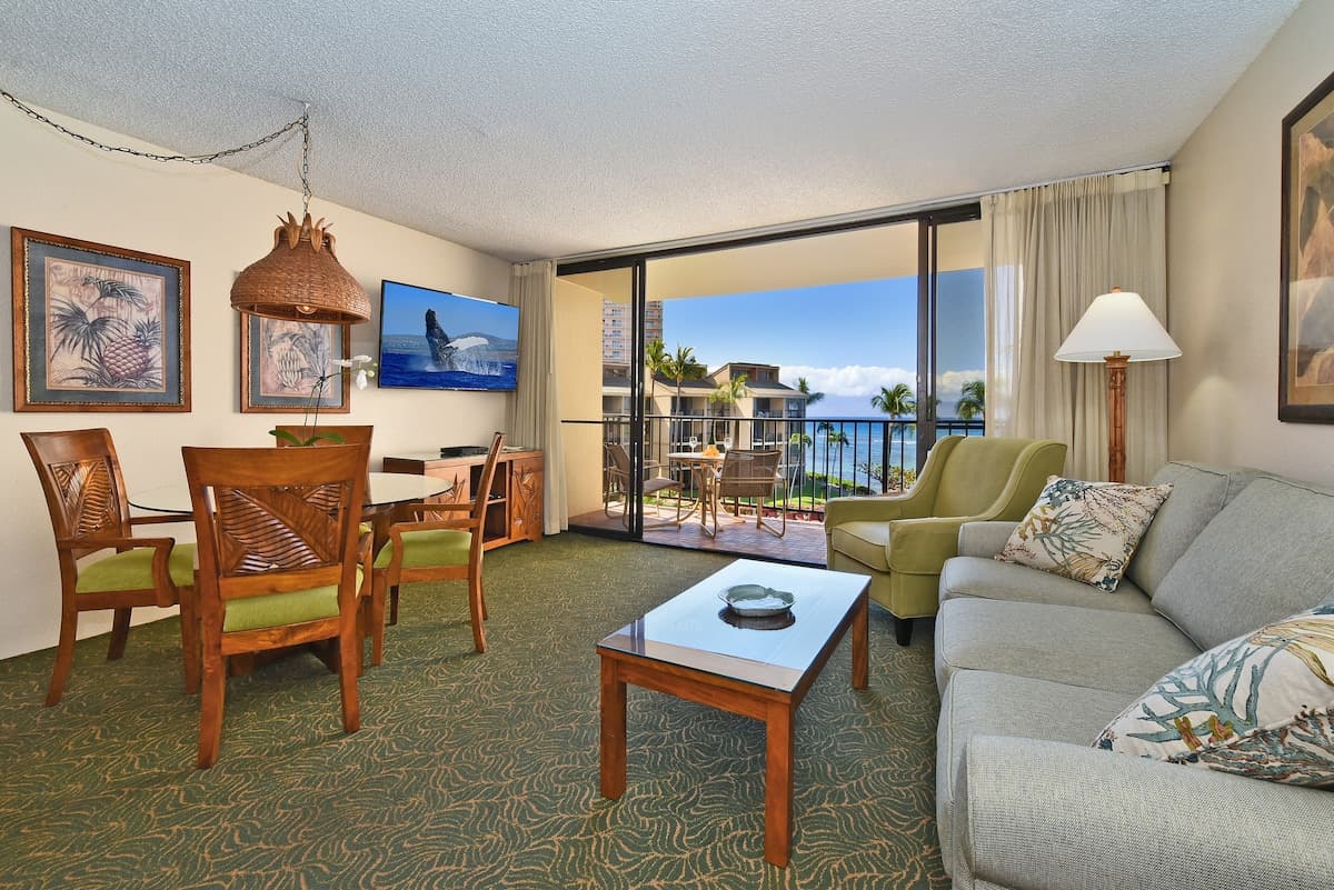 Condo in Lahaina · ★4.74 · 2 bedrooms · 4 beds · 2 baths - Photo 2