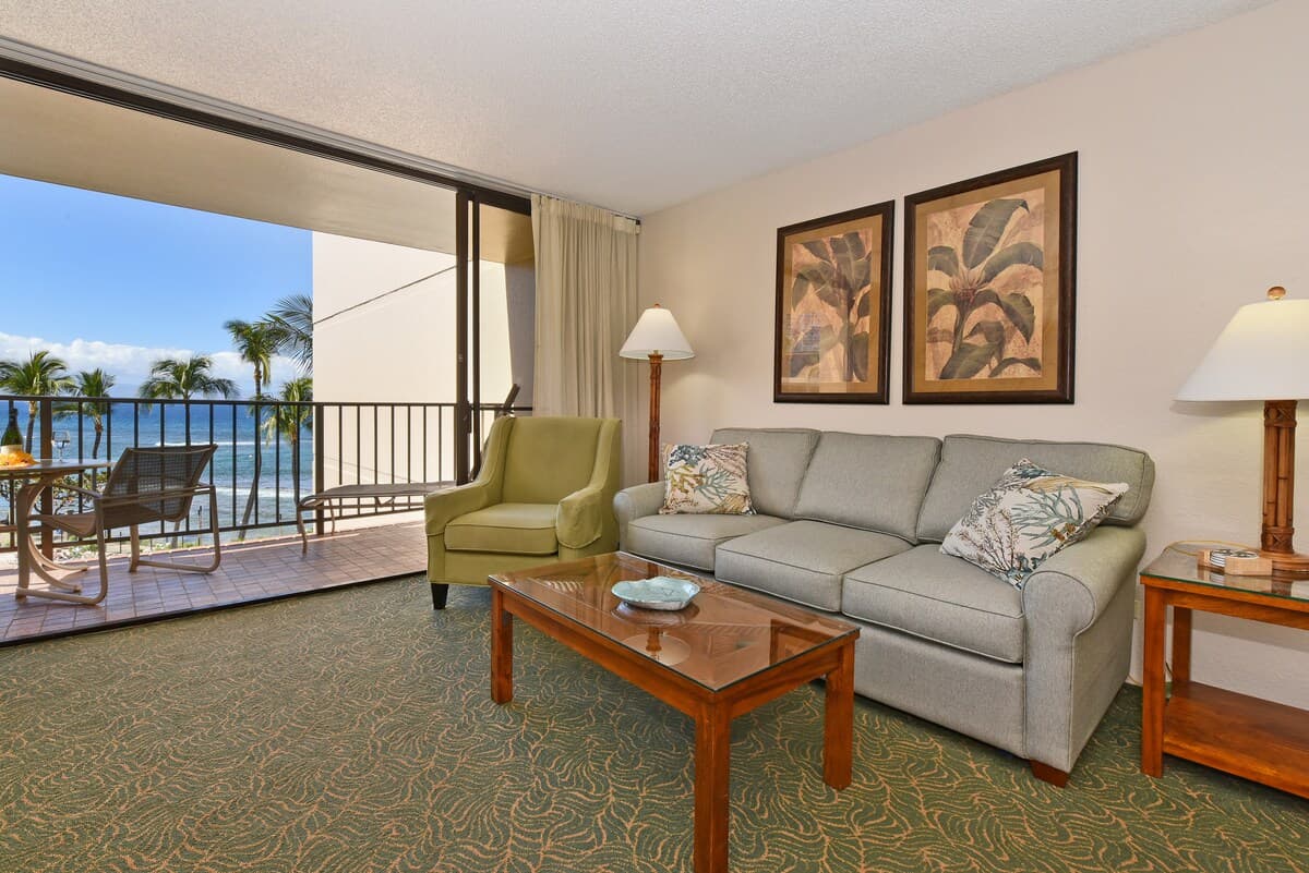 Condo in Lahaina · ★4.74 · 2 bedrooms · 4 beds · 2 baths - Photo 1