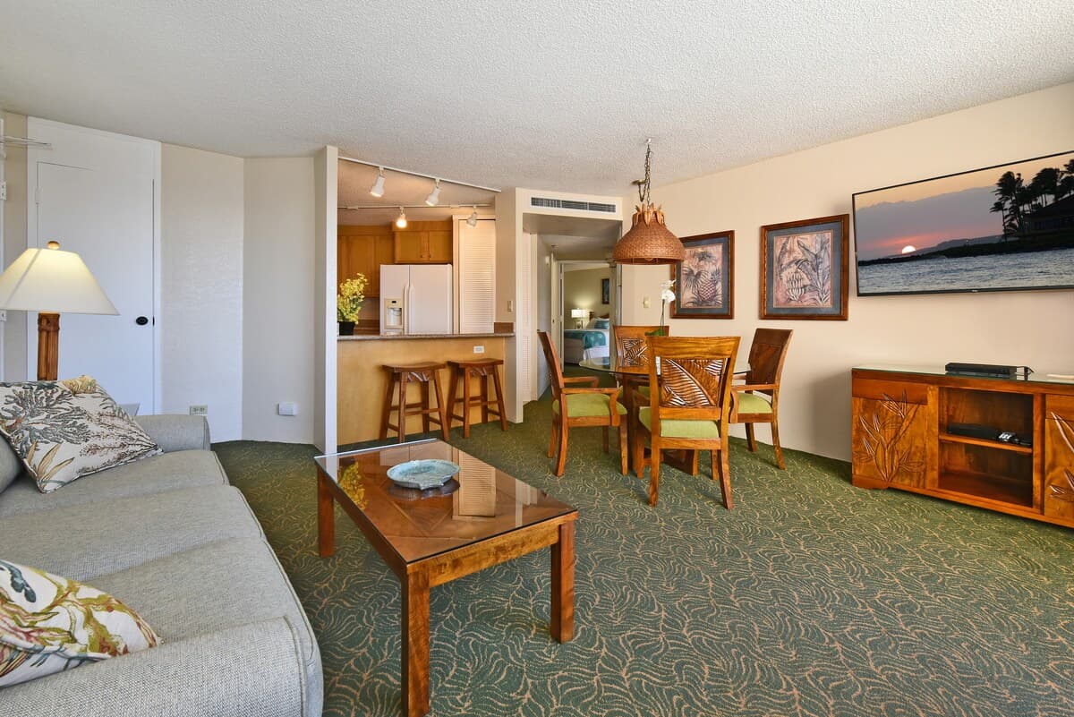 Condo in Lahaina · ★4.74 · 2 bedrooms · 4 beds · 2 baths - Photo 4